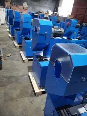 इलेक्ट्रिक 1/4'' 2'' नली आकार हाइड्रोलिक नली स्कीविंग मशीन मोटर शक्ति के साथ 0.75-1.5kw