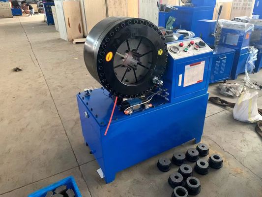 220V/380V/415V 50/60Hz हाइड्रोलिक 3 इंच नली क्रिमपिंग मशीन 800 टन क्रिमिंग बल के साथ आकार 850*530*940 मिमी है