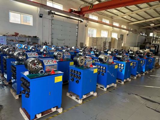 2 इंच 6-51 मिमी इलेक्ट्रिक रबर नली क्रिमिंग मशीन 600T क्रिमिंग बल के साथ आकार है 860*640*1300 मिमी के साथ 10 सेट मर जाता है