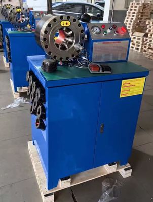 6-51 मिमी विद्युत शक्ति 220v/240v/380v/415v रबर नली क्रिमपिंग मशीन 600T क्रिमिंग बल के साथ आकार 860*640*1300 मिमी