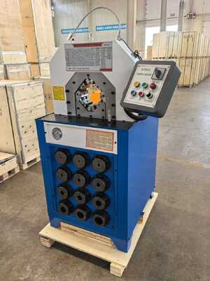 अच्छी कीमत 3 Inch Hydraulic Hose Crimping Machine with 15 Dies Button Control System and Fast Change Moulds ऑनलाइन