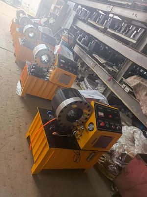 अच्छी कीमत पाइप फिटिंग दबाने के लिए 31.5Mpa हाई प्रेशर होज़ क्रॉपर 380V DX68 ऑनलाइन