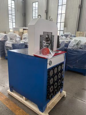 3 इंच पीएलसी नियंत्रण प्रणाली 7.5kw कार्य कुशलता 800 टुकड़े / एच हाइड्रोलिक नली क्रिमपिंग मशीन