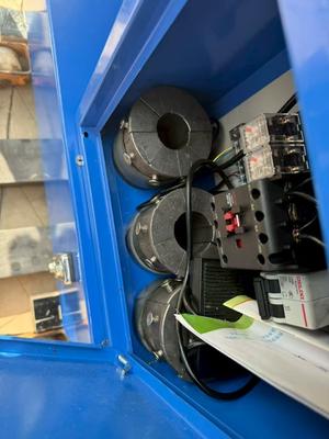 प्लंबिंग और HVAC के लिए इंटरचेंजेबल डाइस के साथ स्टील इलेक्ट्रिक पाइप क्रिम्पिंग मशीन