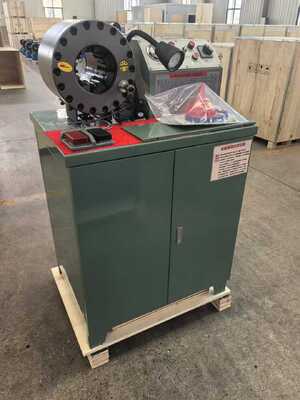 अच्छी कीमत 2" हरा रंग क्रिम्पिंग आकार 2.5 इंच भीतरी नली व्यास तक पहुंच बड़ी ताकत 600T क्रिम्पिंग फोर्स रबर नली क्रिम्पिंग मशीन 6-51 मिमी रेंज के साथ और तेजी से बदलने वाले मोल्ड टूल्स के साथ 10 विनिमेय डाइज़ ऑनलाइन