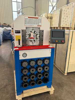 अच्छी कीमत पीएलसी नियंत्रण प्रणाली के साथ 3 इंच हाइड्रोलिक नली क्रिमपिंग मशीन 6-76 मिमी क्रिमपिंग रेंज और 15 विनिमेय मर ऑनलाइन