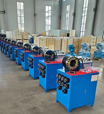 600T क्रिमिंग फोर्स रबर नली क्रिमिंग मशीन 6-51 मिमी रेंज और 10 विनिमेय मोल्ड के साथ