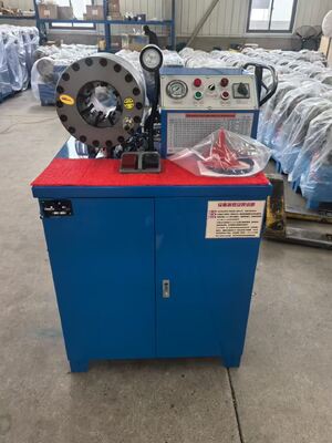 अच्छी कीमत 2 इंच इलेक्ट्रिक रबर नली क्रिमपिंग मशीन 600T क्रिमिंग बल के साथ 6-51 मिमी रेंज और 10 विनिमेय मोल्ड ऑनलाइन