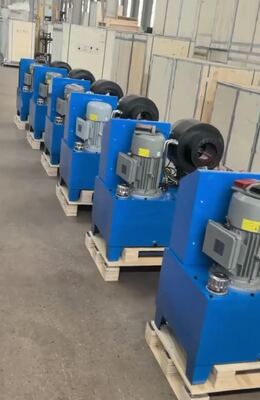 DX68 नीला रंग 220v/380v 2 इंच हाइड्रोलिक होज़ क्रिम्पर 6-51 मिमी क्रिम्पिंग रेंज के साथ 10 डाइज़ और 200 पीसी प्रति घंटा दक्षता