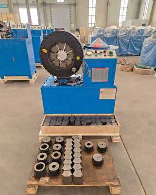 अच्छी कीमत 6 इंच हाइड्रोलिक नली क्रिमपिंग मशीन 4-150 मिमी क्रिमिंग रेंज के साथ बड़े उद्घाटन और 20 विनिमेय मरने के साथ ऑनलाइन