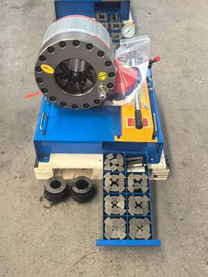 अच्छी कीमत Up To 51mm Blue Color High Efficiency 600 Ton Pressure Force Manual Hose Crimping Machine No Power Needed From 6-51mm Crimping Range 2 Inch And 10 Interchangeable Dies For Hydraulic Applications ऑनलाइन