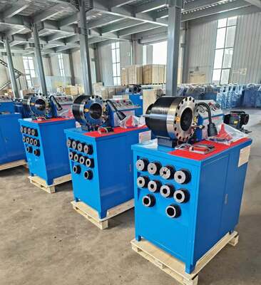 अच्छी कीमत 2 इंच 600T 31.5Mpa रबर होज़ क्रिम्पिंग मशीन उच्च मॉडल नीला रंग 3kw मोटर बटन नियंत्रण प्रणाली 220v/240v/380v/415v वोल्टेज 6-51mm क्रिम्पिंग रेंज और 10 इंटरचेंजेबल डाई के साथ ऑनलाइन